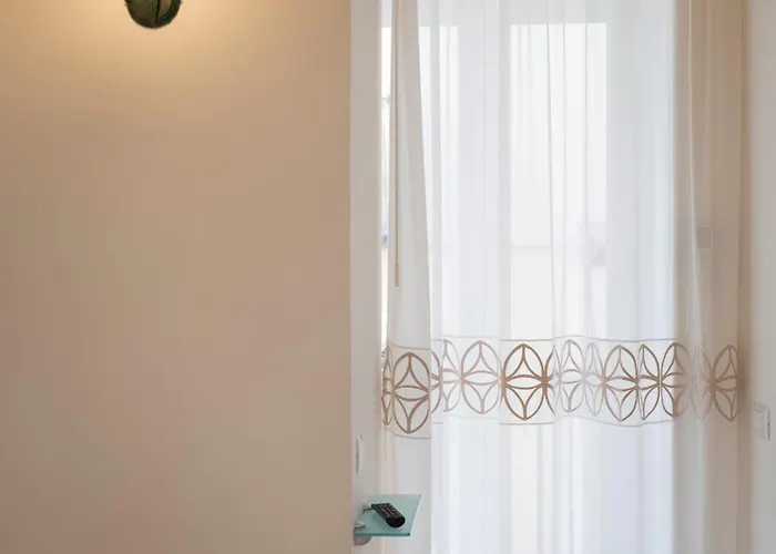 Hotel Antica Repubblica In The Historical Center 2 Minutes Away,At 100Mt, From The Sea Готель