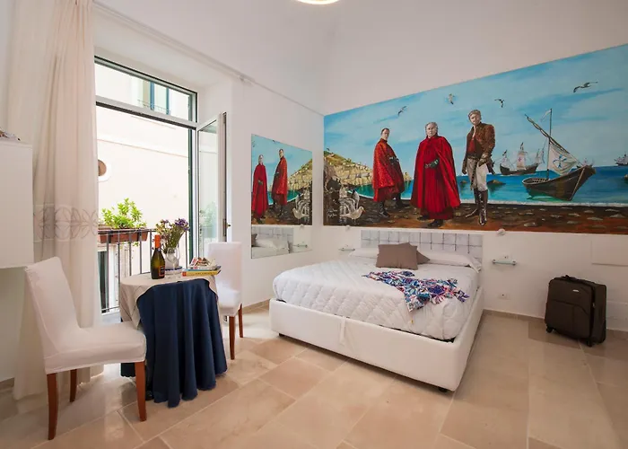 Hotel Antica Repubblica In The Historical Center 2 Minutes Away,At 100Mt, From The Sea 3*