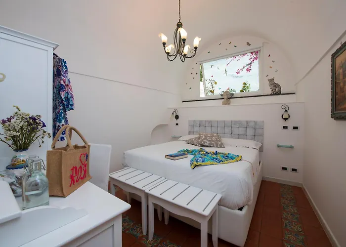 Hotel Antica Repubblica In The Historical Center 2 Minutes Away,At 100Mt, From The Sea