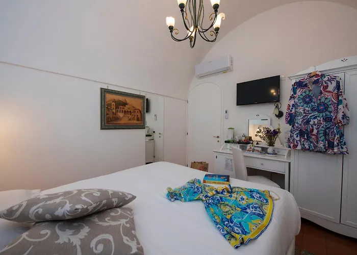 Готель Hotel Antica Repubblica In The Historical Center 2 Minutes Away,At 100Mt, From The Sea