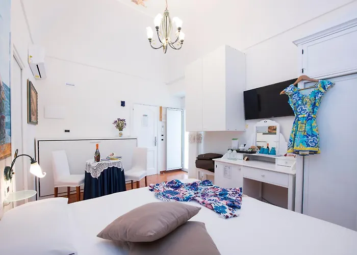 Hotel Antica Repubblica In The Historical Center 2 Minutes Away,At 100Mt, From The Sea 3* Амальфі