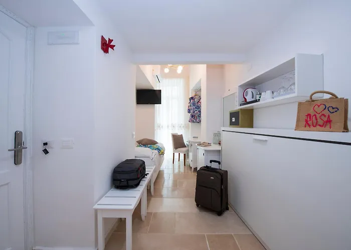 Готель Hotel Antica Repubblica In The Historical Center 2 Minutes Away,At 100Mt, From The Sea Амальфі