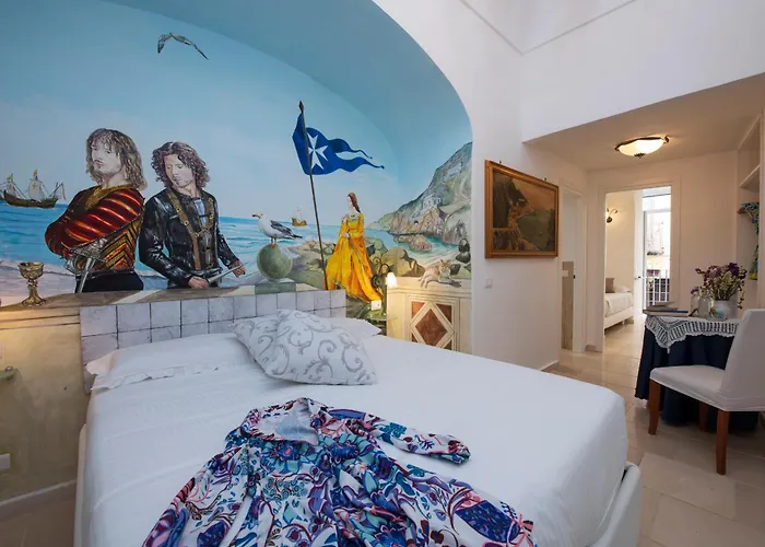 Hotel Antica Repubblica In The Historical Center 2 Minutes Away,At 100Mt, From The Sea