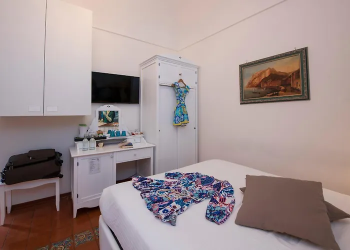 Hotel Antica Repubblica In The Historical Center 2 Minutes Away,At 100Mt, From The Sea 3* Амальфі