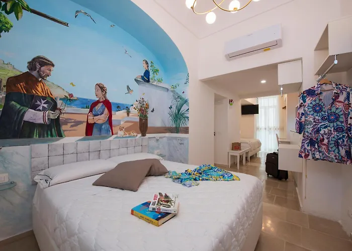 Hotel Antica Repubblica In The Historical Center 2 Minutes Away,At 100Mt, From The Sea