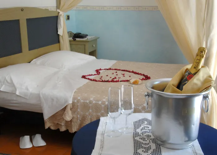 Hotel Antica Repubblica In The Historical Center 2 Minutes Away,At 100Mt, From The Sea 3* Амальфі