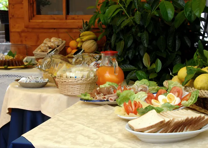 Hotel Antica Repubblica In The Historical Center 2 Minutes Away,At 100Mt, From The Sea 3* Амальфі