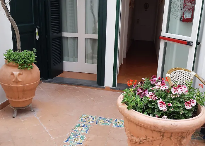 Hotel Antica Repubblica In The Historical Center 2 Minutes Away,At 100Mt, From The Sea 3* Амальфі