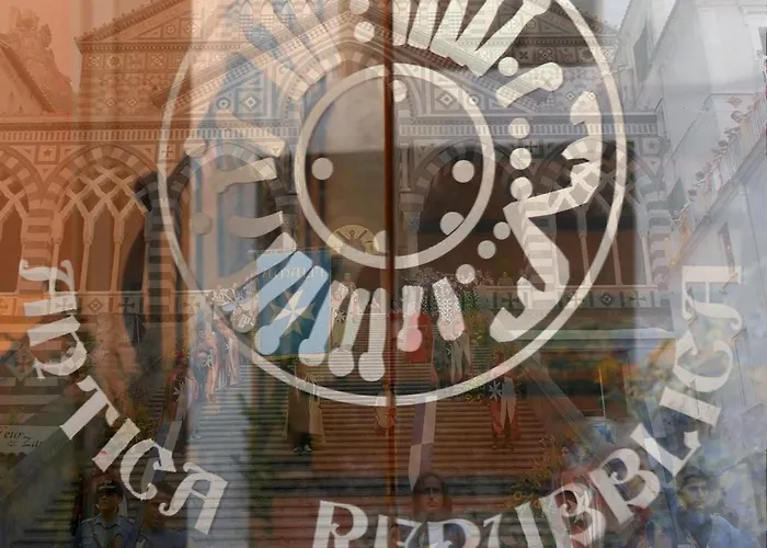 Hotel Antica Repubblica In The Historical Center 2 Minutes Away,At 100Mt, From The Sea 3*