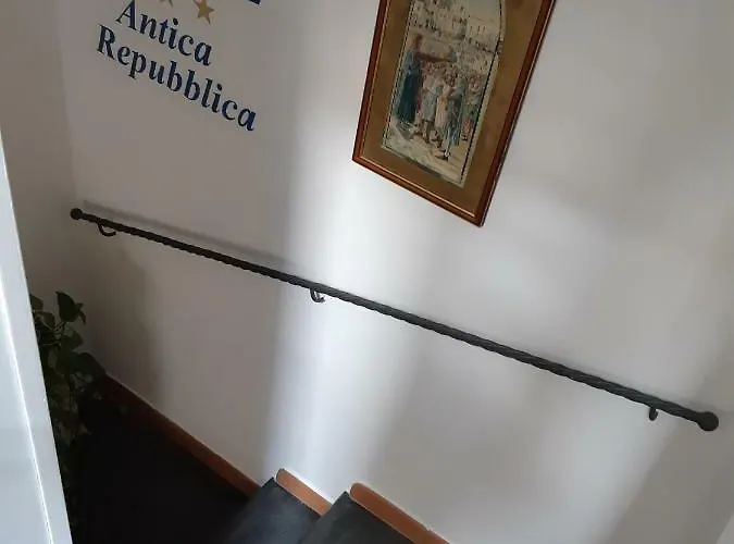 Hotel Antica Repubblica In The Historical Center 2 Minutes Away,At 100Mt, From The Sea Амальфі