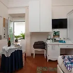 Hotel Antica Repubblica In The Historical Center 2 Minutes Away,at 100mt, From The Sea 3*