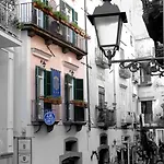 Antica Repubblica In The Historical Center 2 Minutes Away,at 100mt, From The Sea