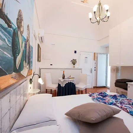 Antica Repubblica In The Historical Center 2 Minutes Away,at 170mt, From The Sea 3*