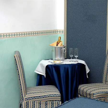 Готель Antica Repubblica In The Historical Center 2 Minutes Away,at 170mt, From The Sea