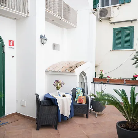 Готель Antica Repubblica In The Historical Center 2 Minutes Away,at 170mt, From The Sea