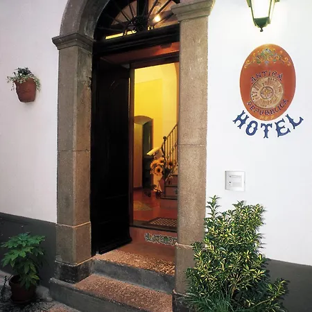 Готель Antica Repubblica In The Historical Center 2 Minutes Away,at 170mt, From The Sea